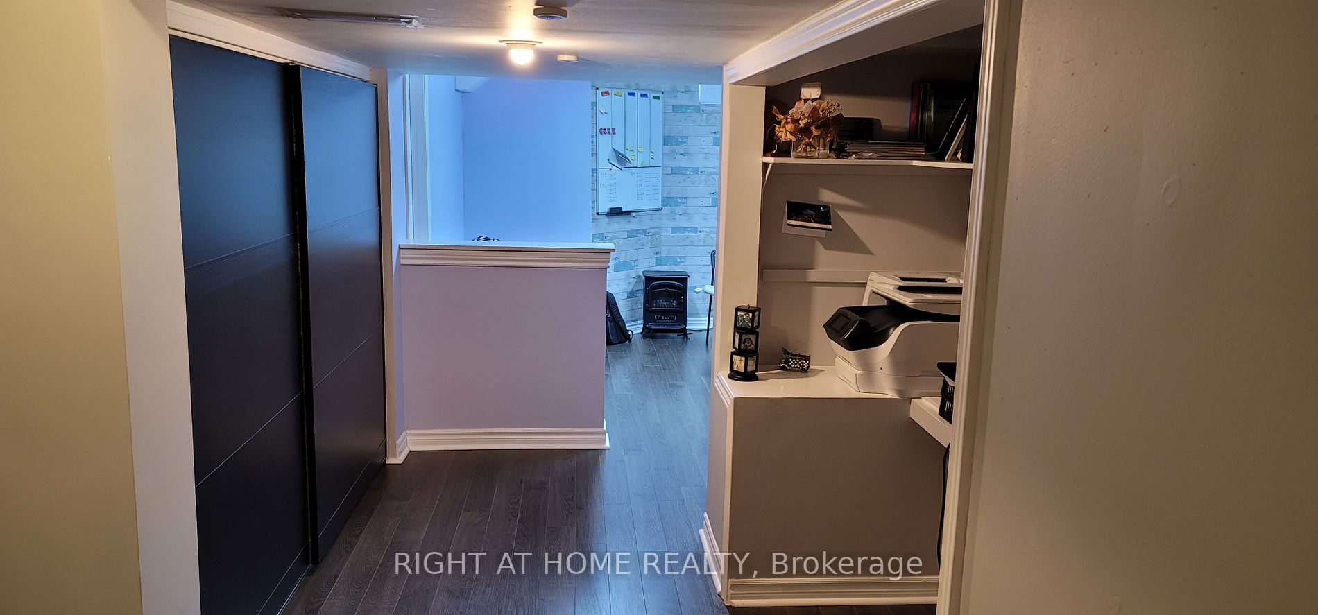 5570 Waterwind Cres