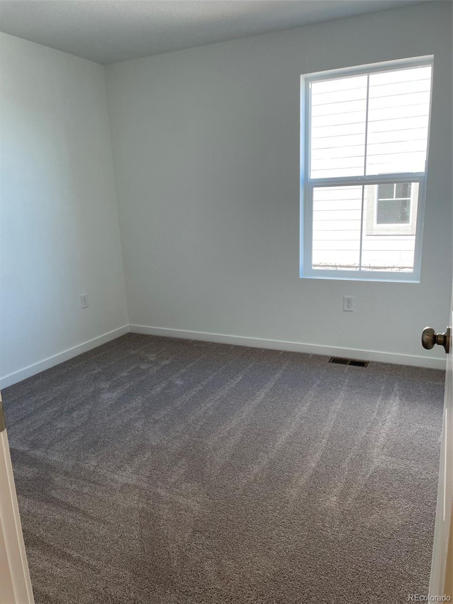 21966 E 39th Place