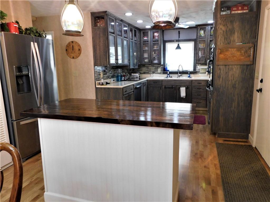 103 W Poplar Drive