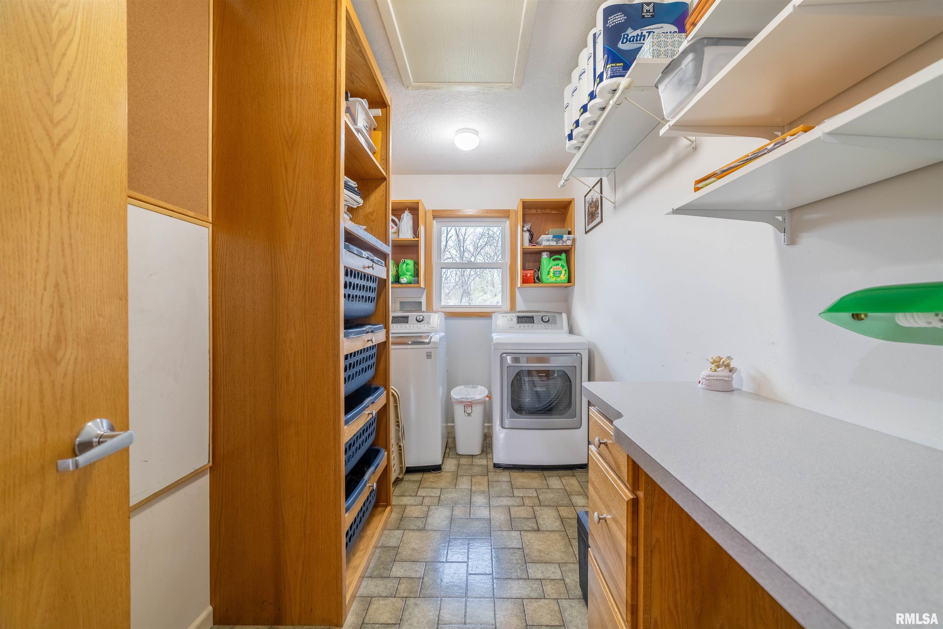 1110 E 1900th Street