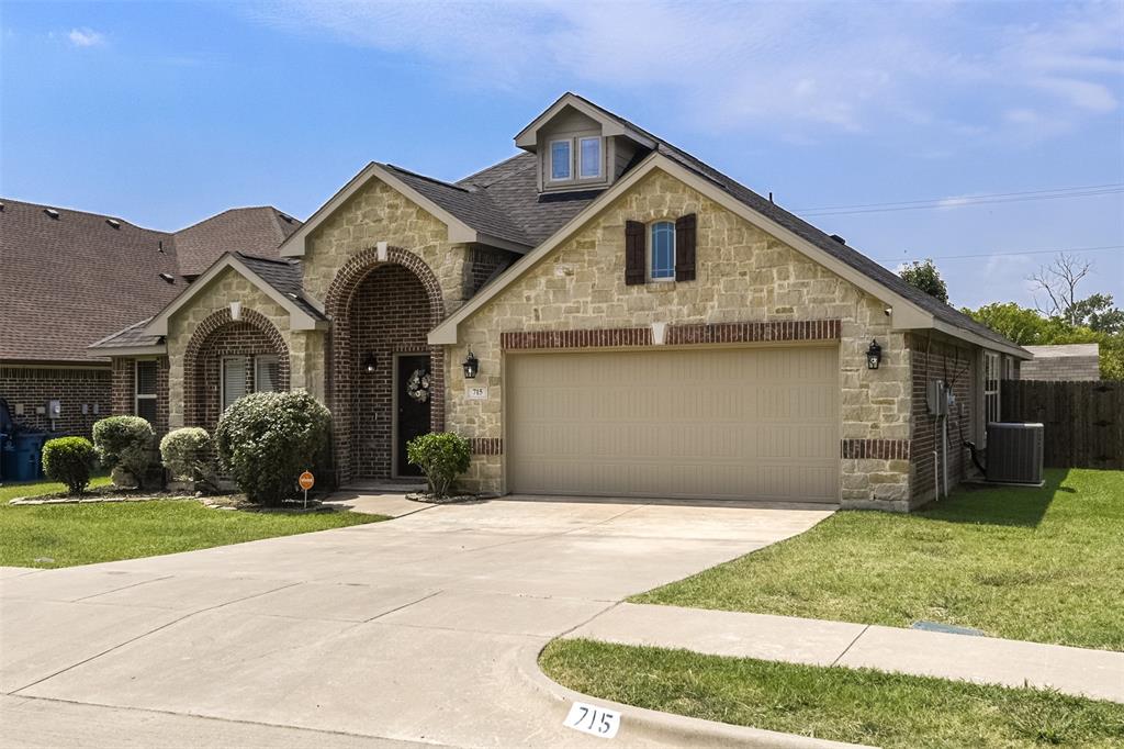 715 Lakeview Drive