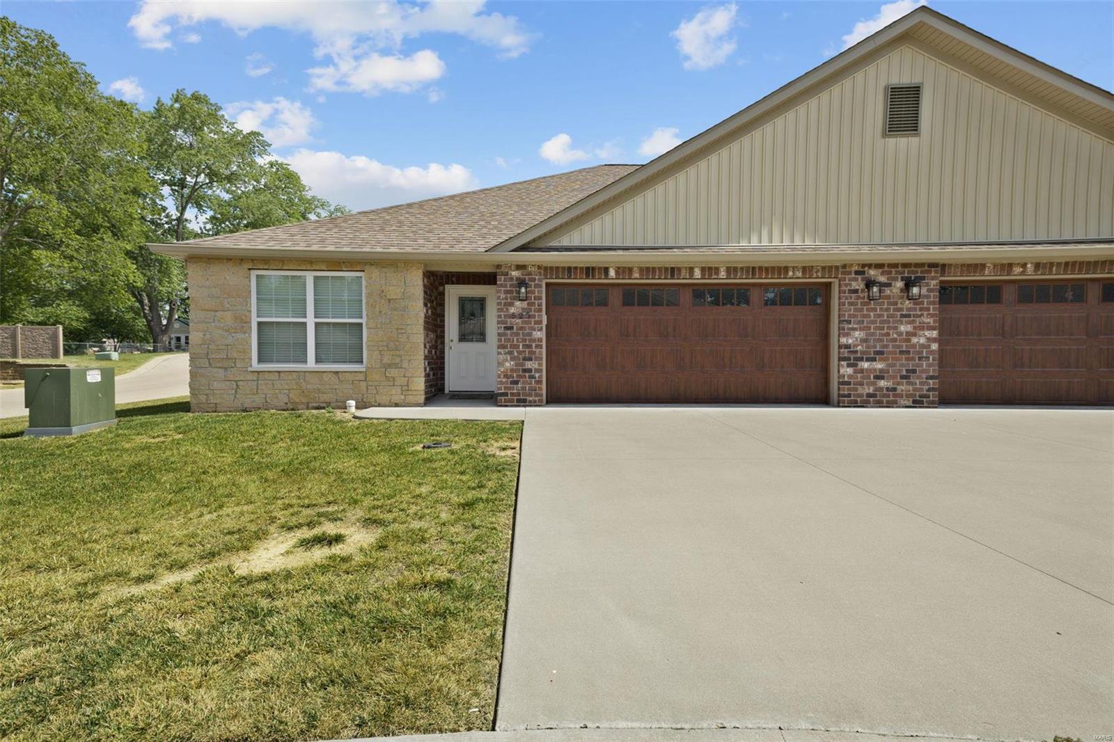 525 Windsor Lane