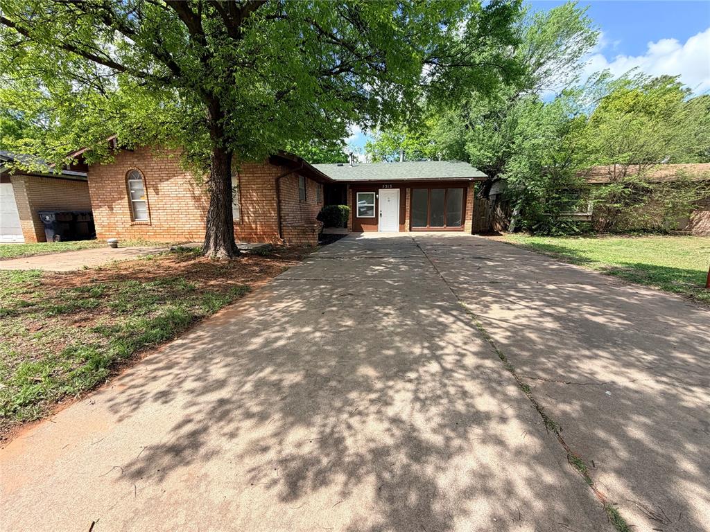 Beautifully Updated property has 3 bedrooms, Optional 4,  2 bathrooms, Separate laundry room and approximately 1,498 sqft of floor space with Gas appliances. There is an outdoor, in-ground storm shelter. This property has a lot size of 6599 sqft and was built in 1968. Enjoy a generous back yard with privacy fence. The updated kitchen offers Granite tops, easy to maintain backsplash, updated flooring, open dining space and pantry
