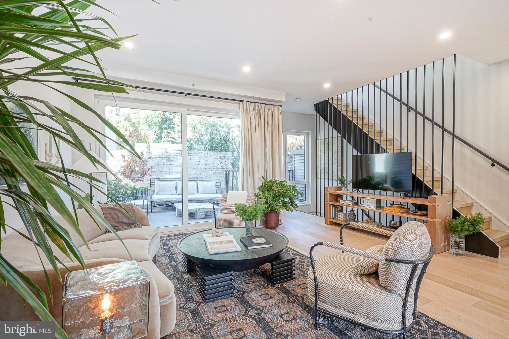 1102 E Columbia LOT 4A