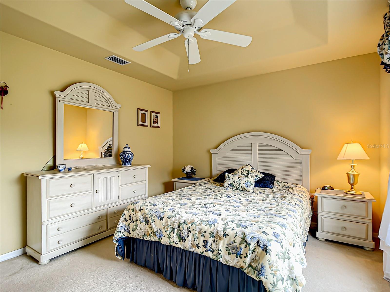 938 Boundary Boulevard