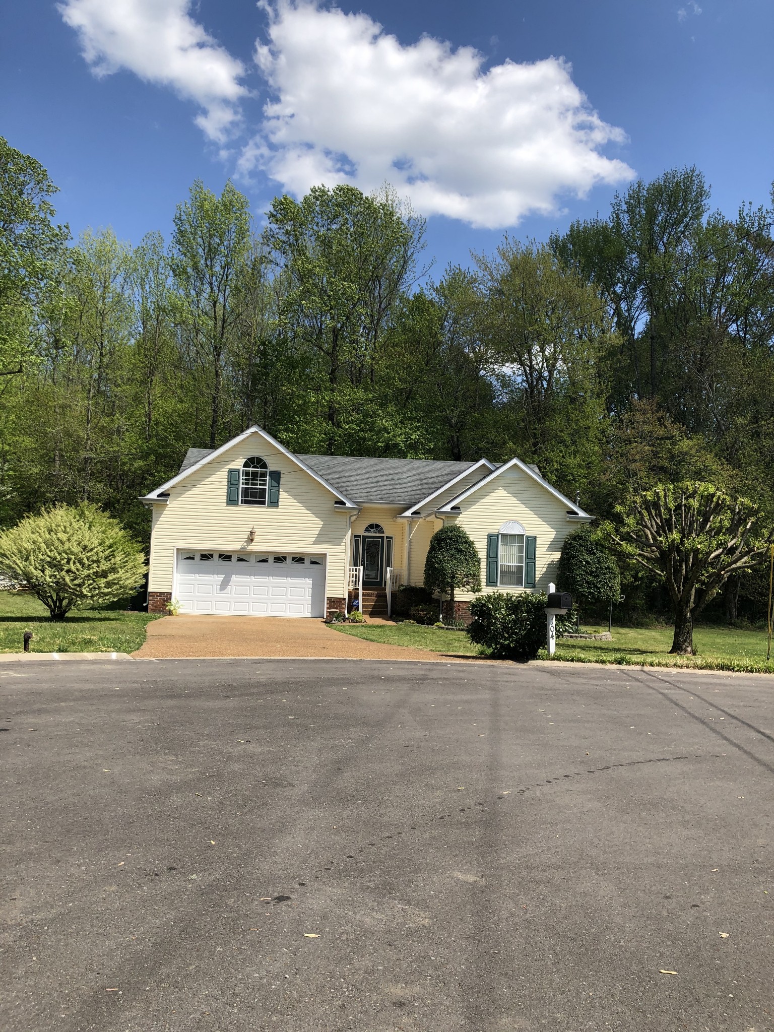 104 Ashwood Ct