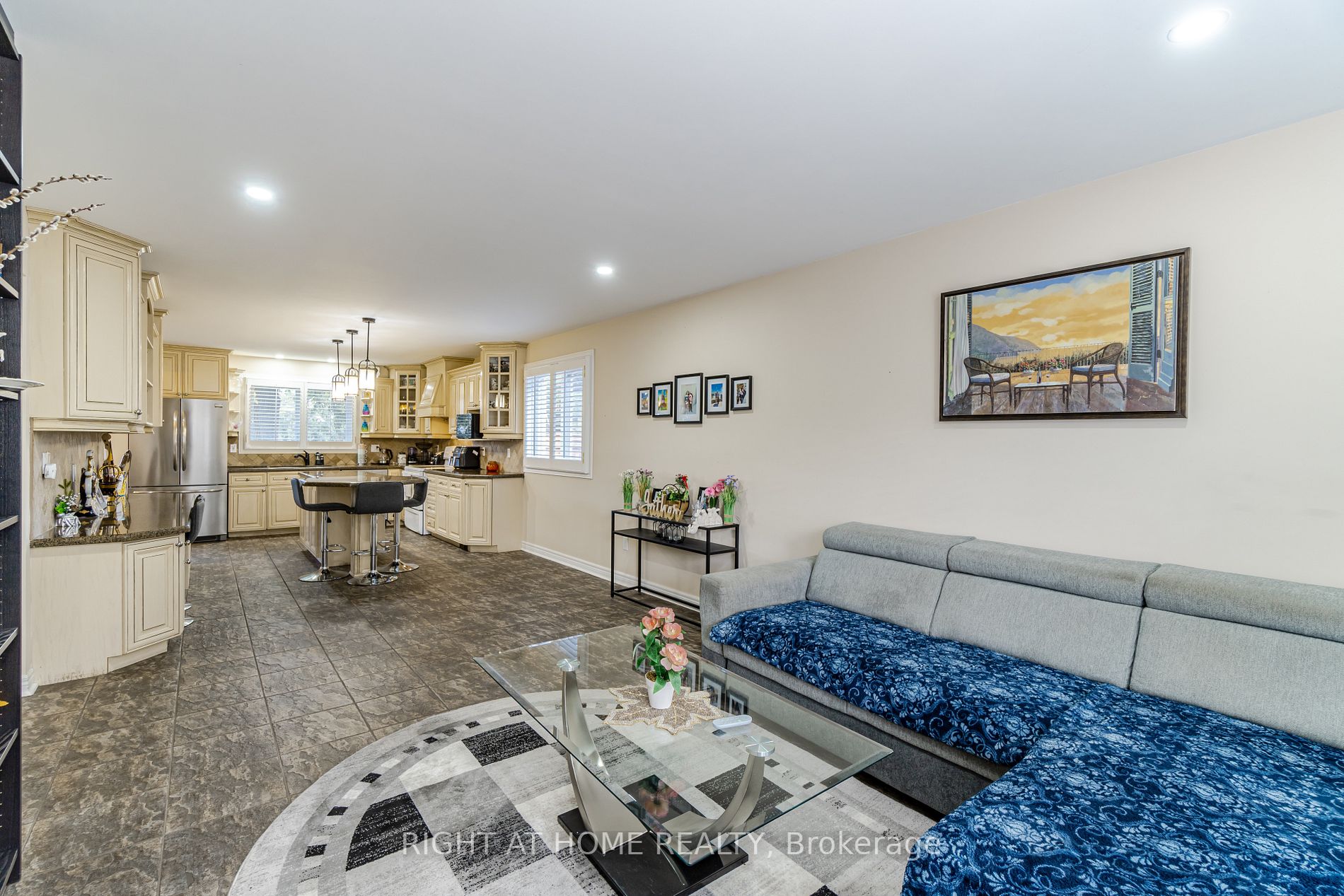 888 Kowal Dr