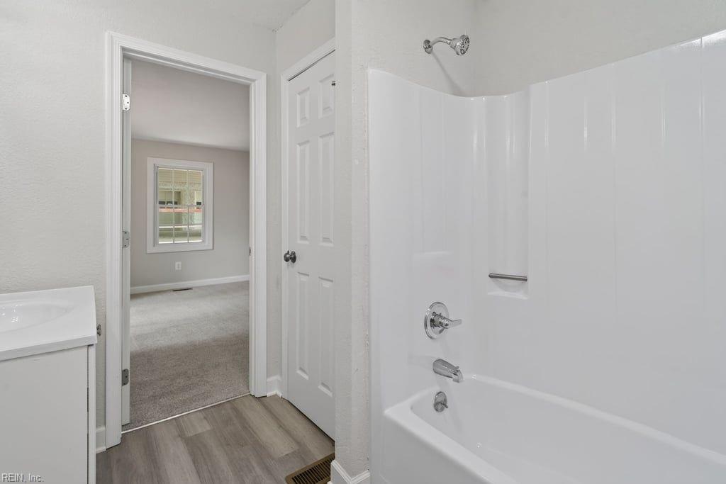 112 W Rexford Drive