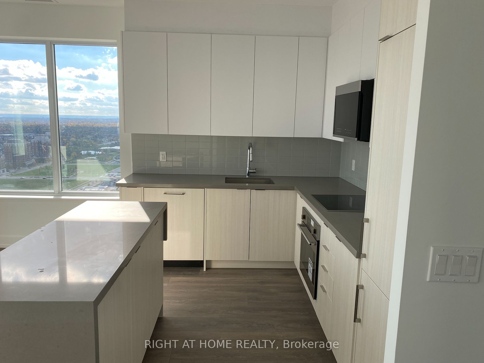 297 Oak Walk Dr 2503