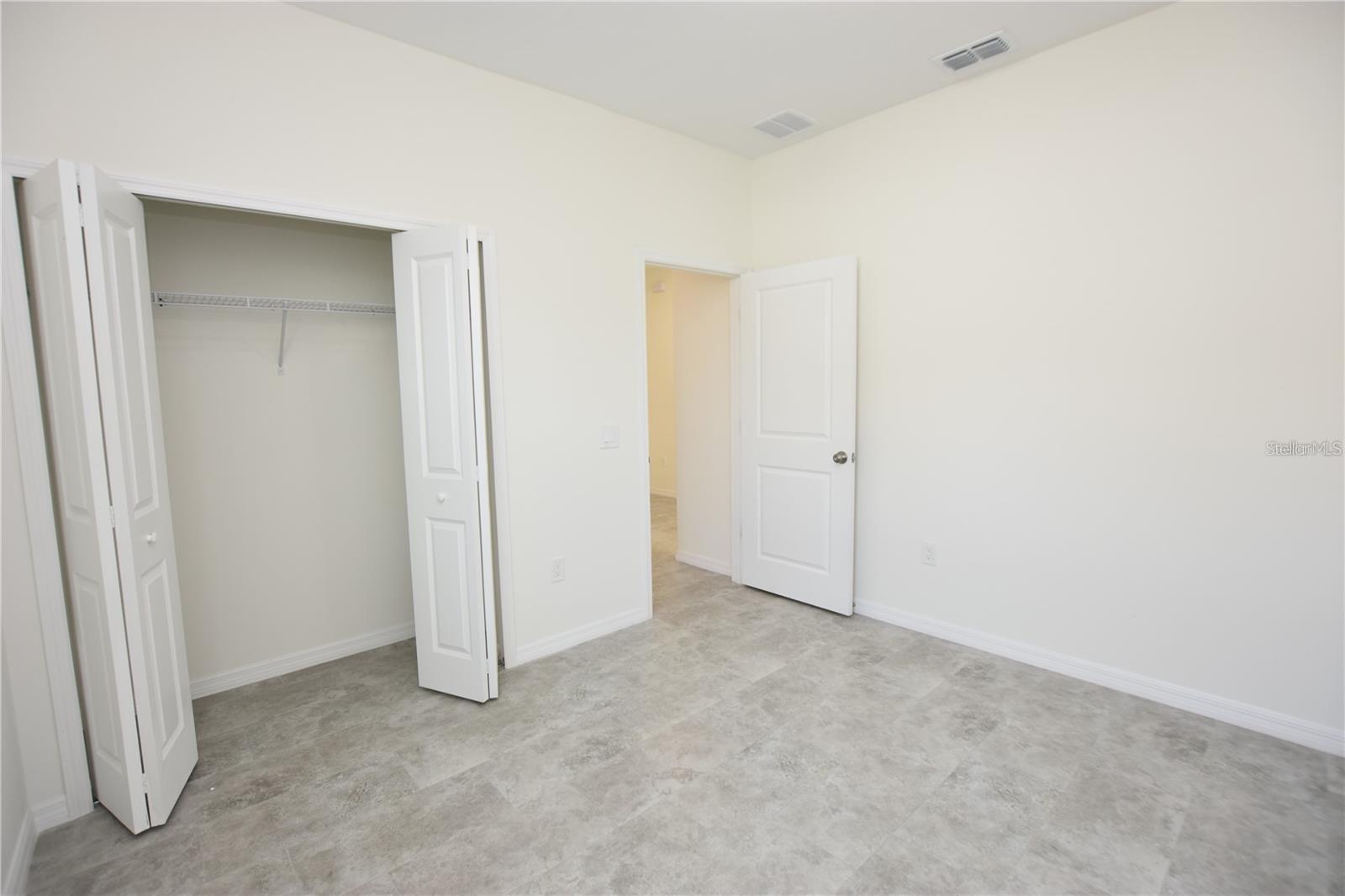 206 W Crescent Drive