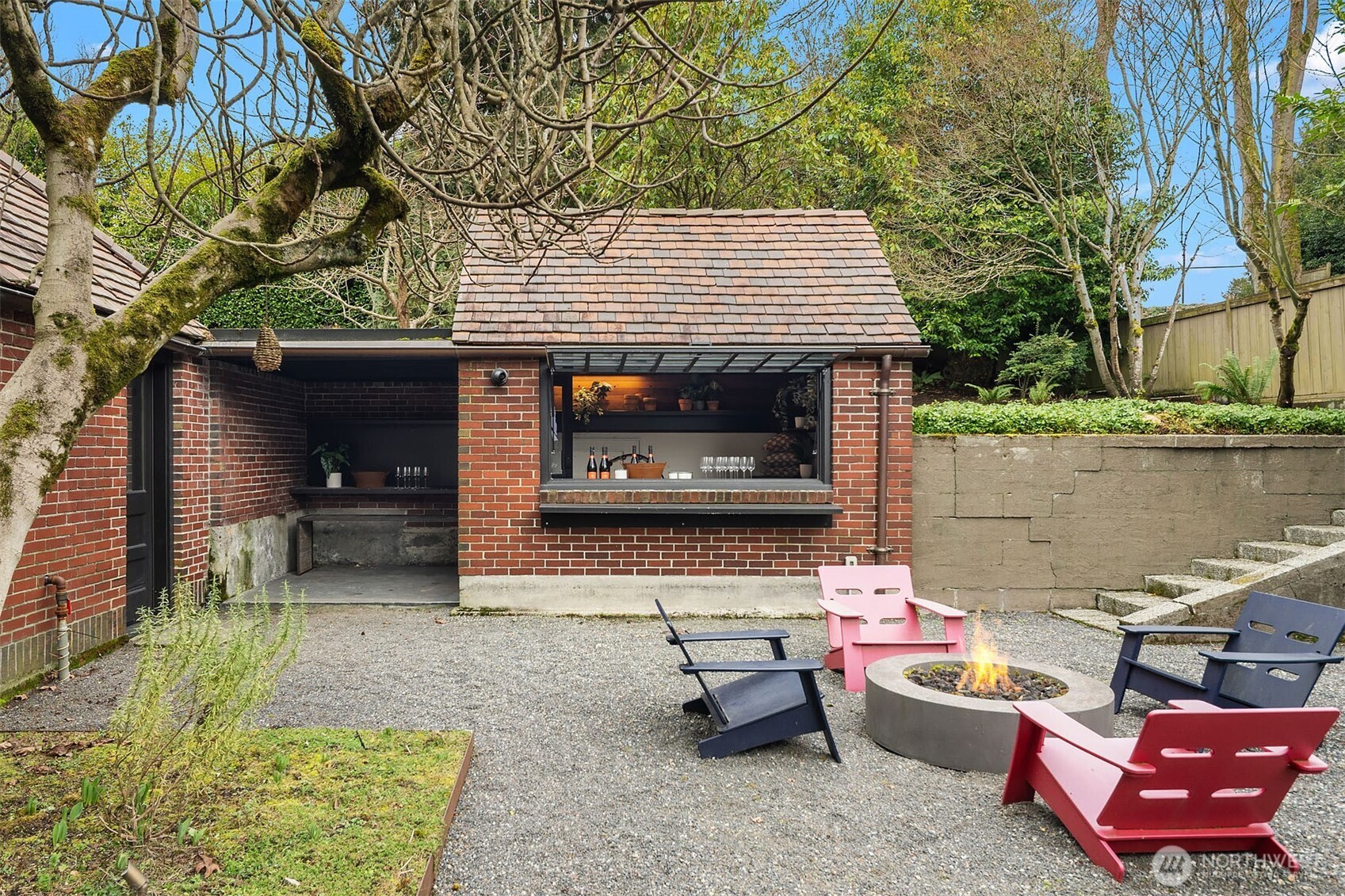 1626 Federal Avenue E