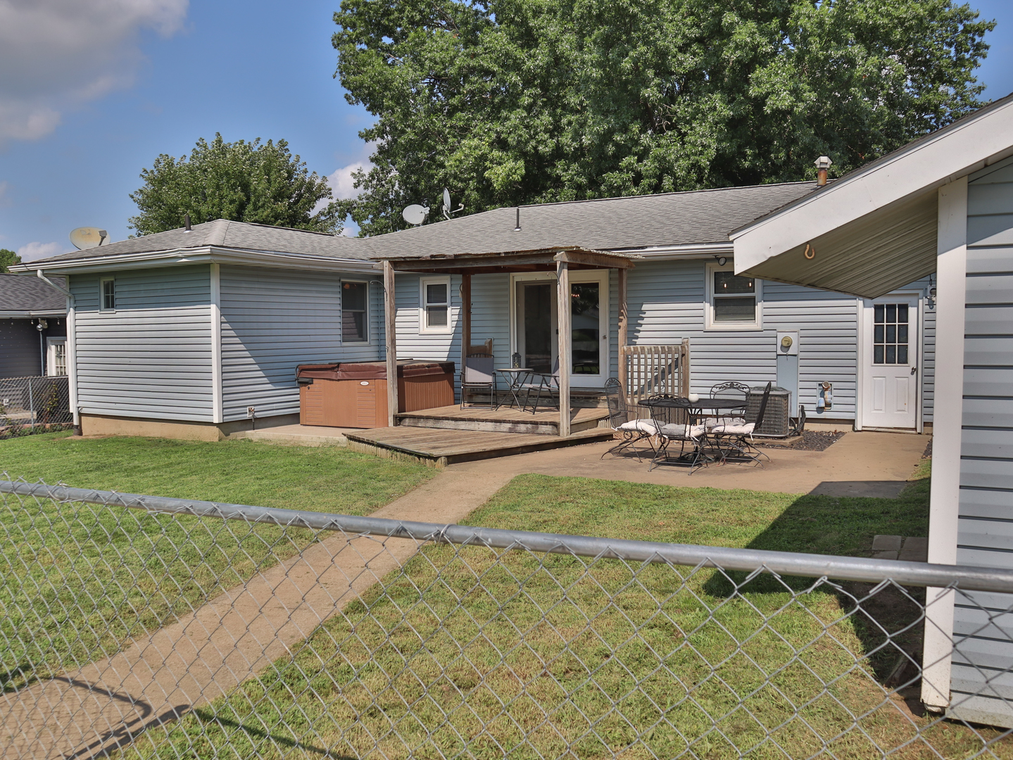 1214 Easy Street
