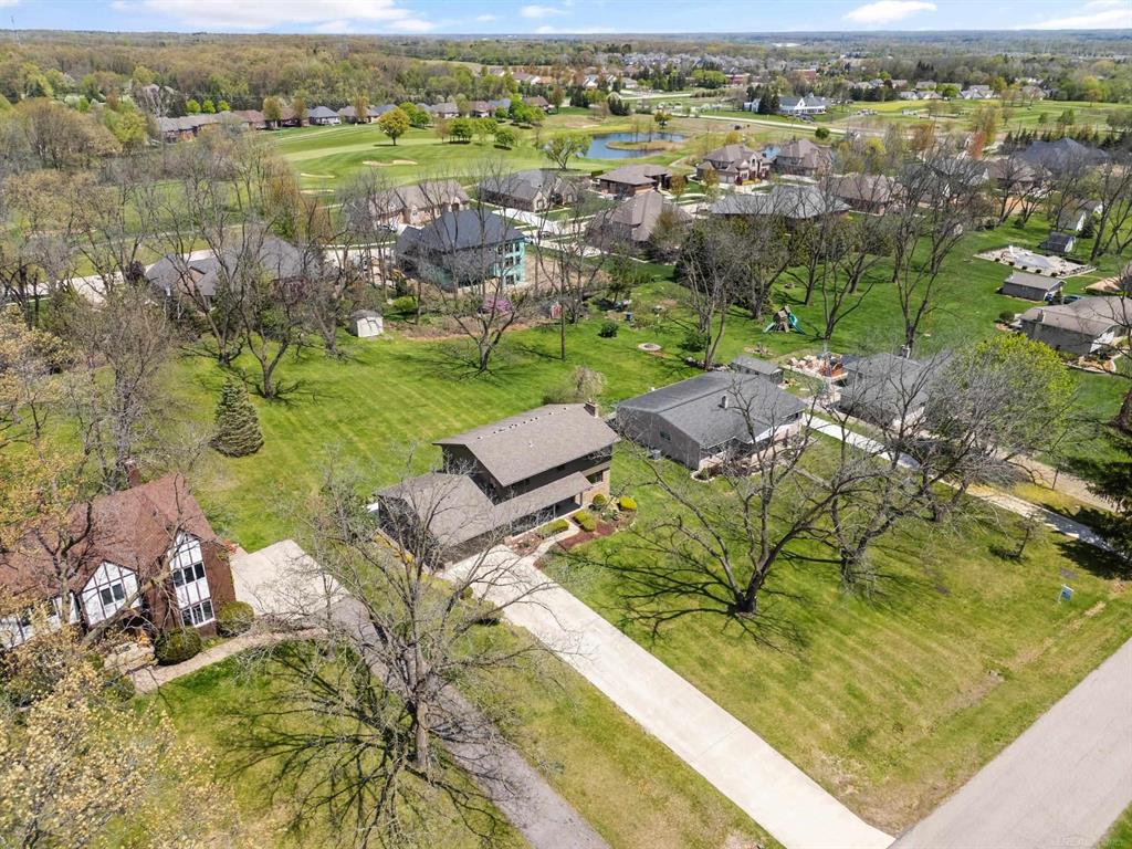 7533 Roberta Lane