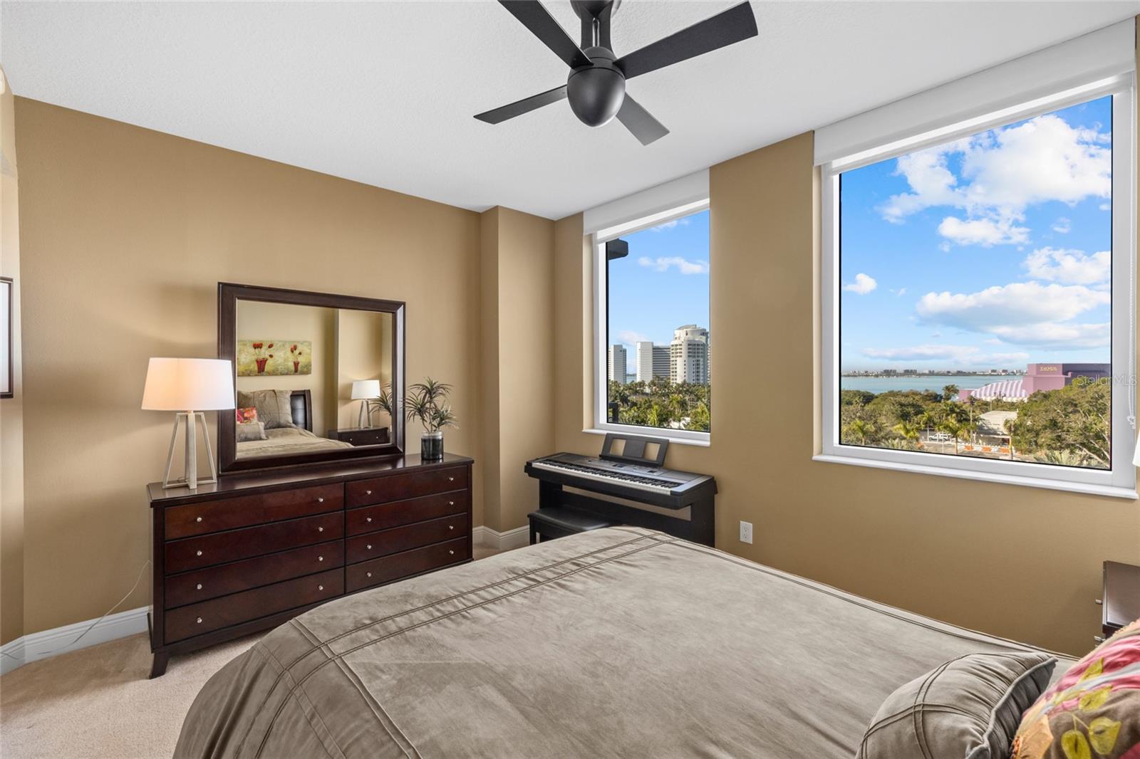 800 N Tamiami Trail 611