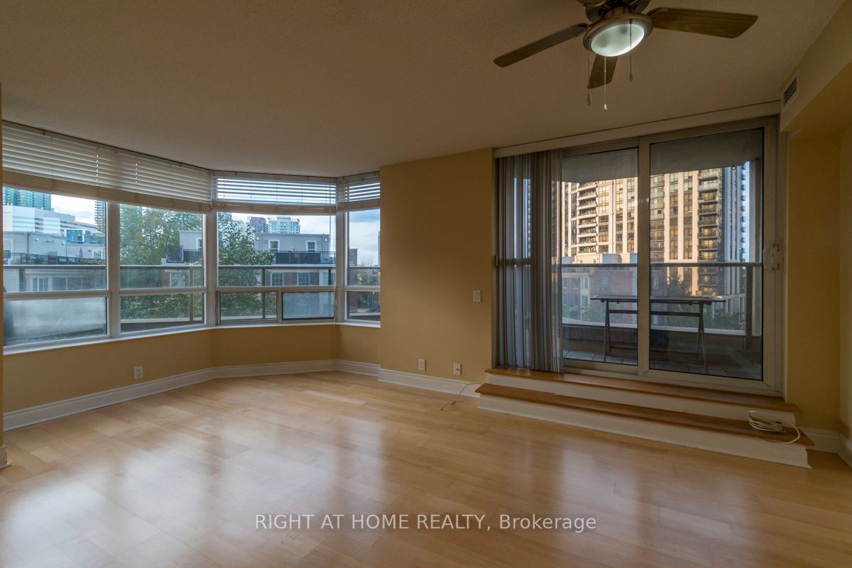 80 Harrison Garden Blvd 316