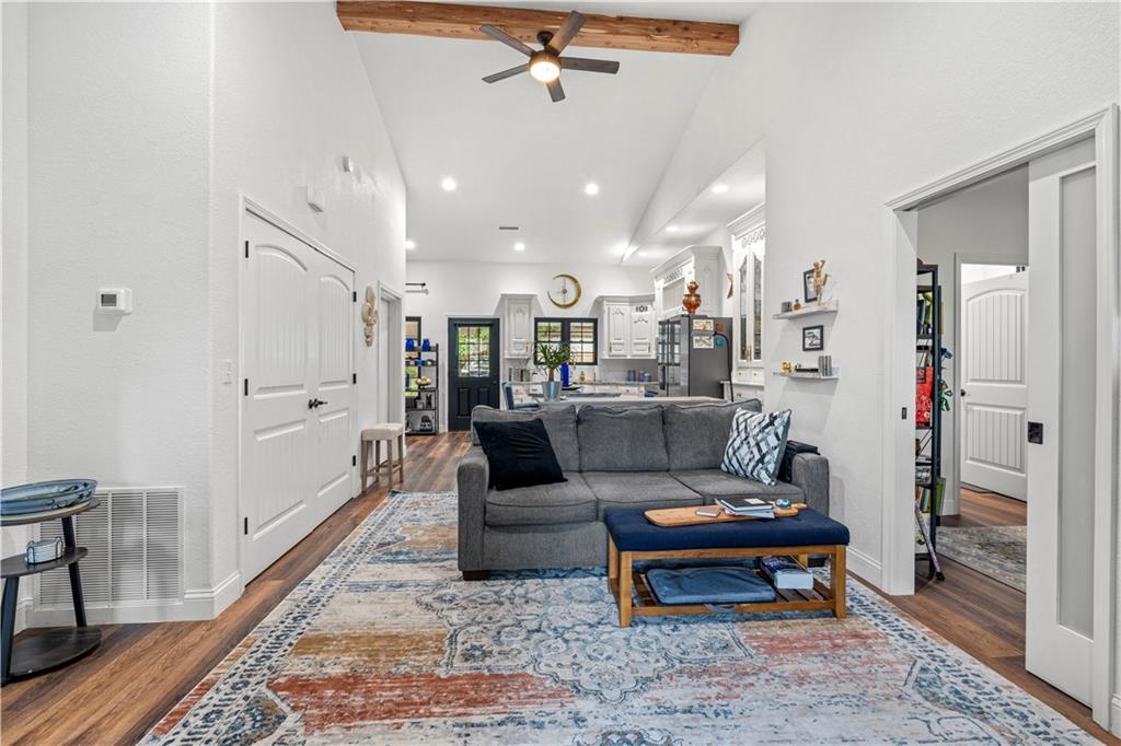 427 W Walnut Street