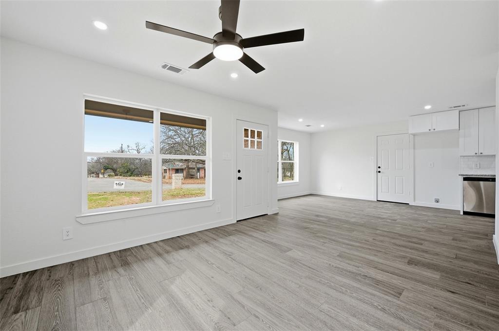 104 N Imperial Drive
