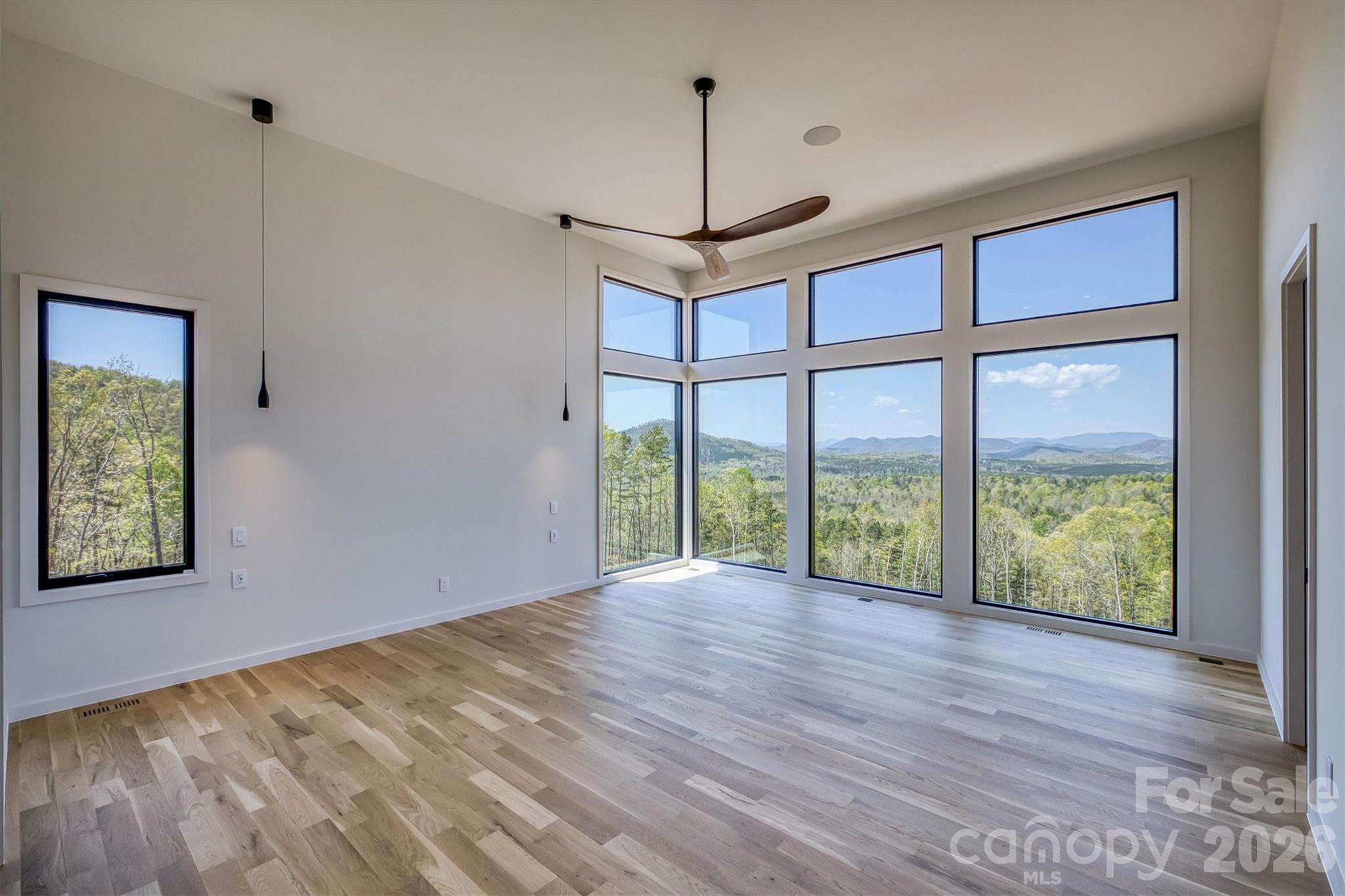 463 Summit Trail