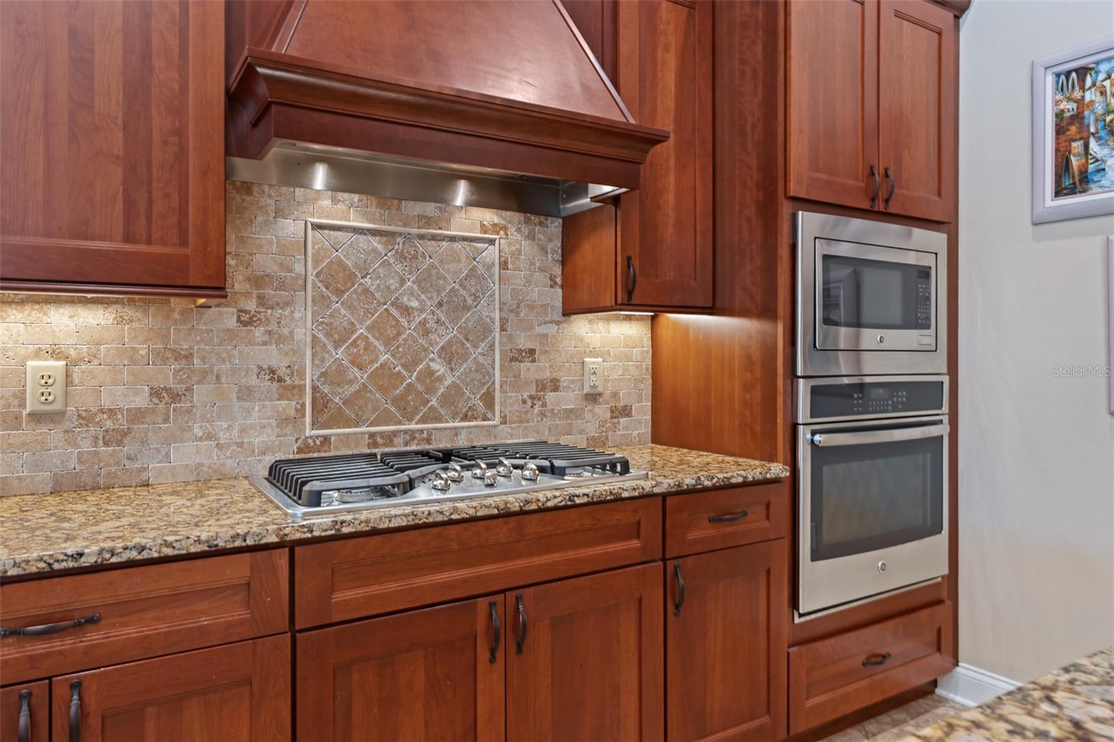 2 Humming Bird Circle