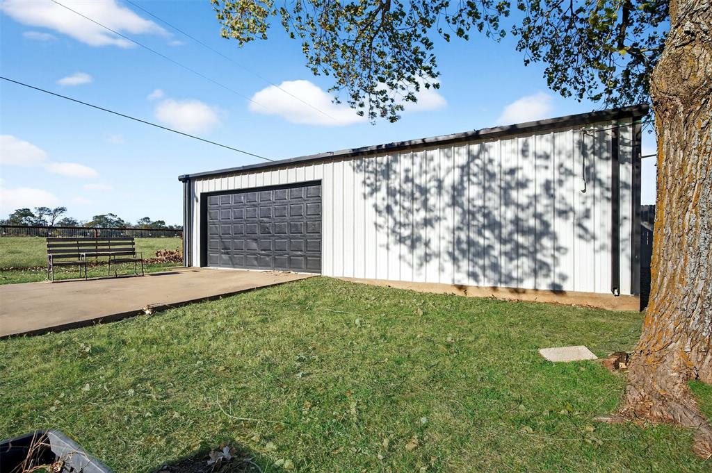 616 E Bells Boulevard