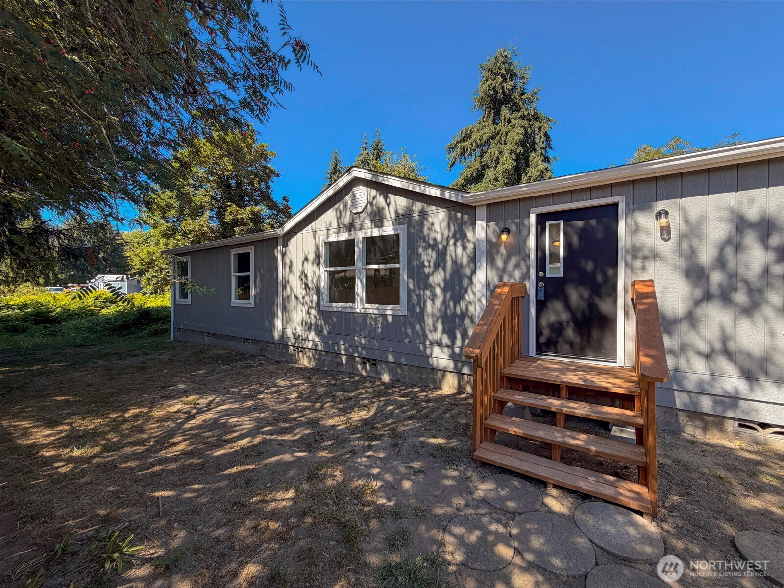 Don’t miss this beautifully remodeled home in the quiet Toledo community! This 4 bed, 2 bath, 1,782 sq ft home features a spacious living room, open floor plan, new appliances, utility room, large walk-in closets, and a full tub. The park-like property has fresh gravel and a new fence. 1GB fiber optic line available. Don't miss out on this opportunity for a low maintenance property and home!