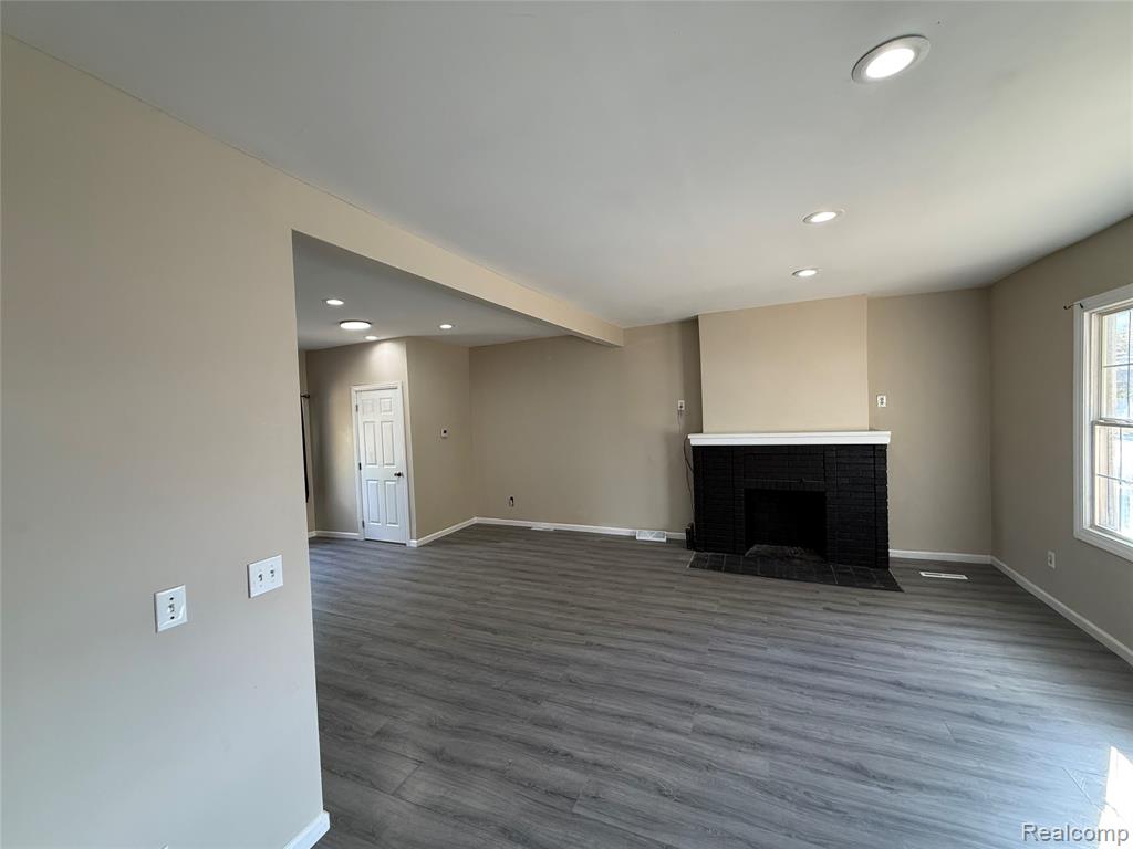 15344 Dexter Avenue
