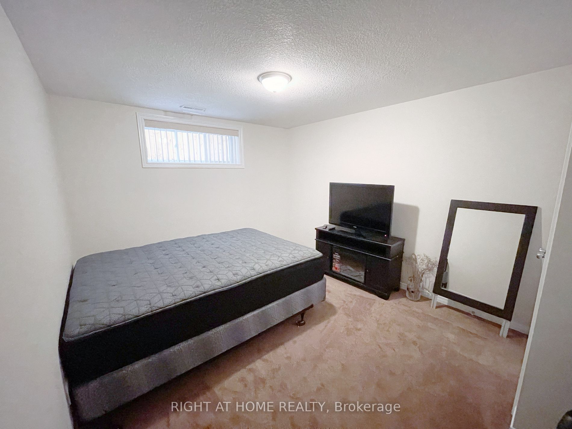 27 Portland St Lower