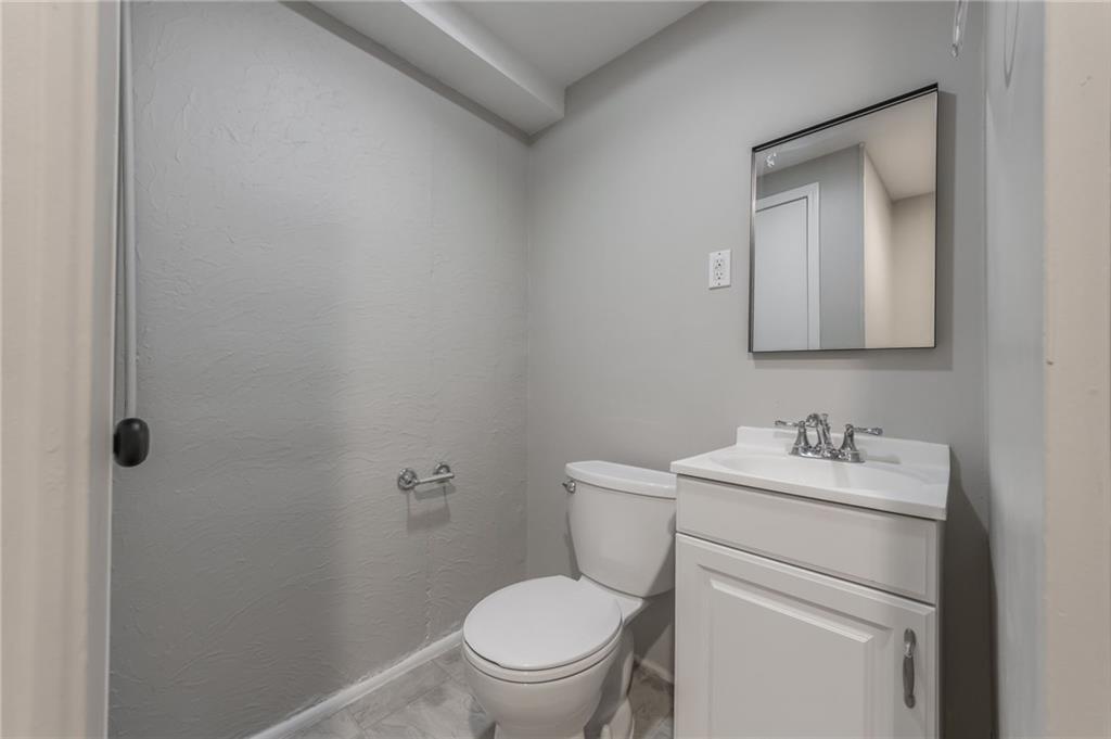 3600 NE 76th Terrace