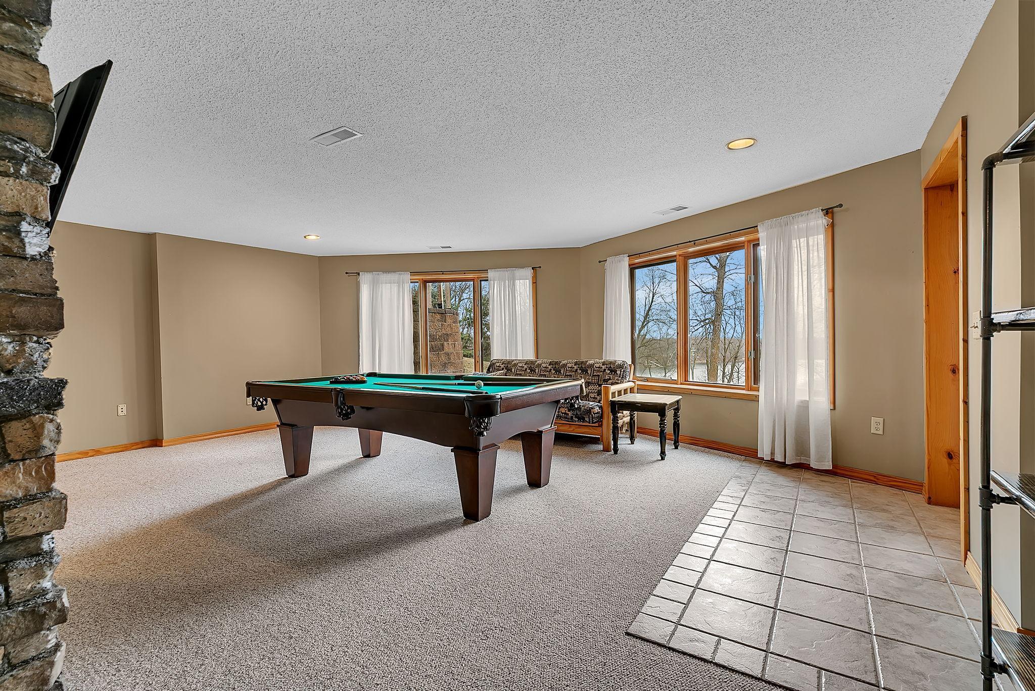 20368 Edgehill Circle