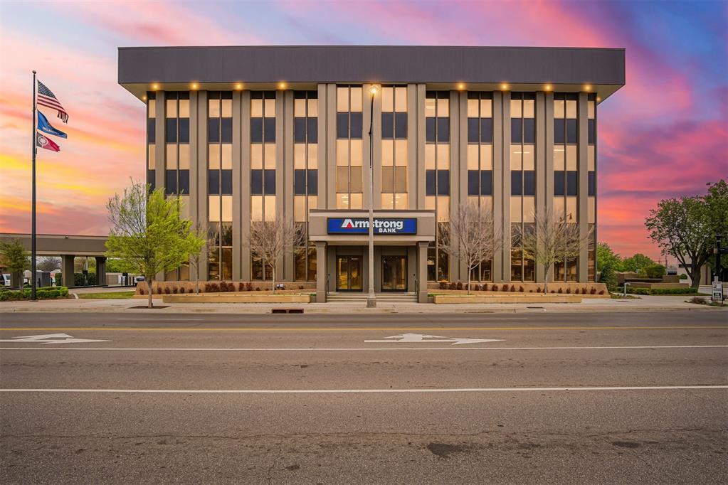 1/2 MONTH FREE RENT for 1+ year Leases.  OFICE SPACE FOR LEASE. Tons of natural light in this 4th floor suite that is an approximate 1,587sf space in the ARMSTRONG Bank building on Main Street in Dowtown Norman. Main/University cross streets.  Professional photos coming soon.   The suite includes Five (5) private offices, plenty of open area and a private kitchen / break room.