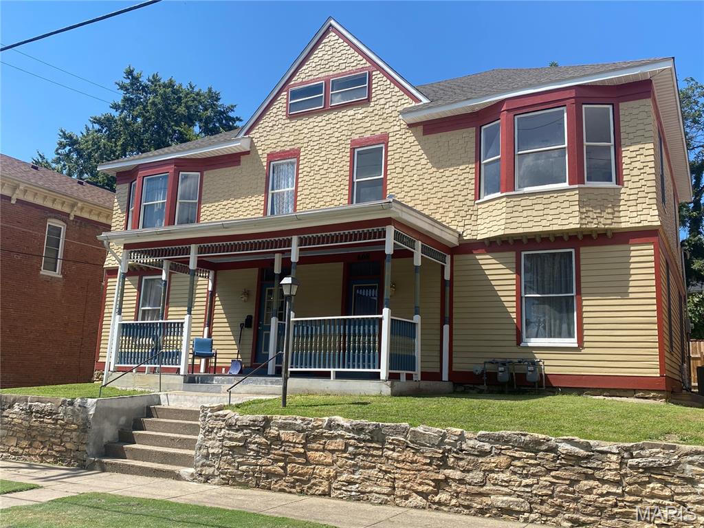 608-610 Center Street