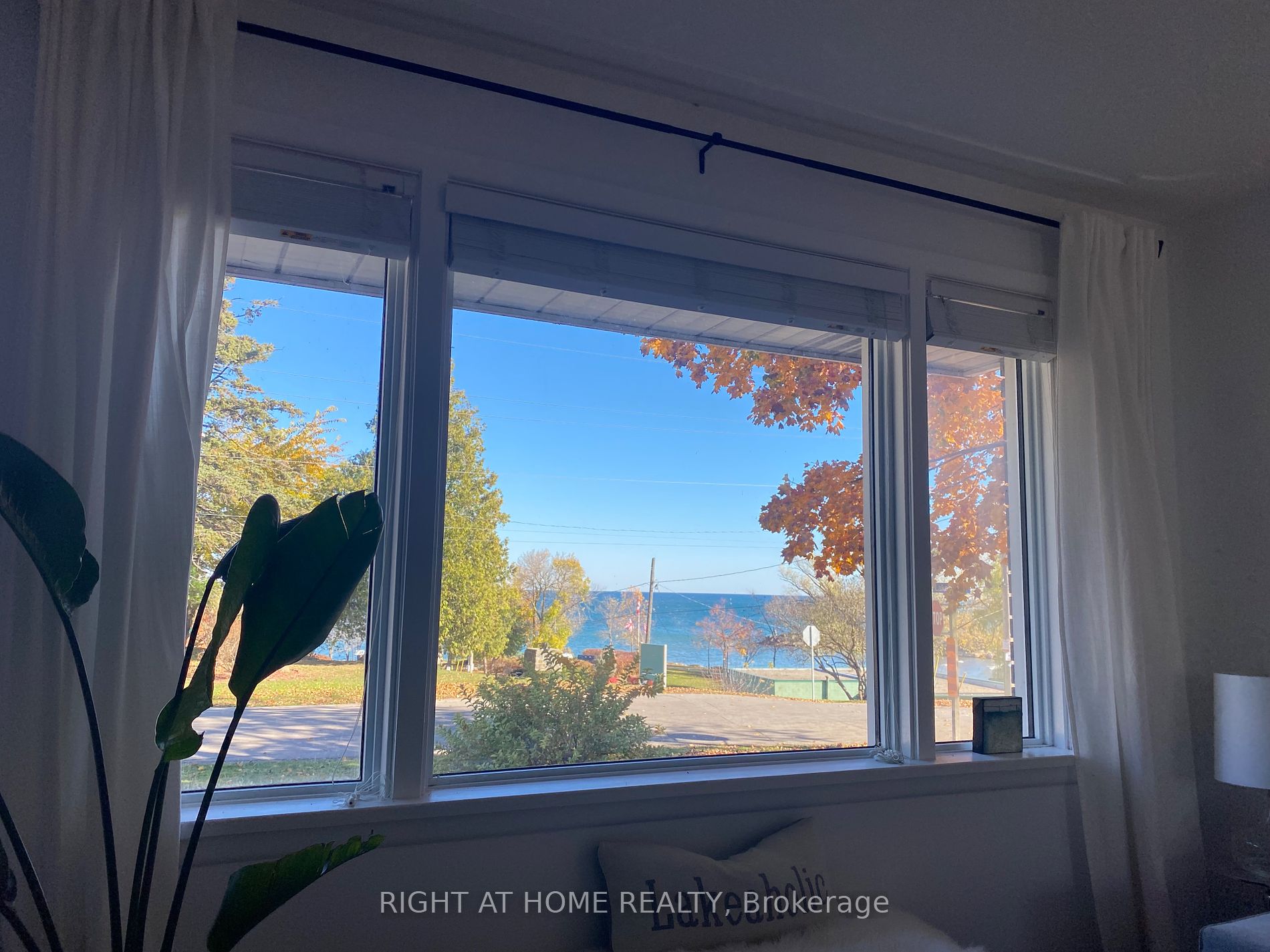 1 Lakeside Dr