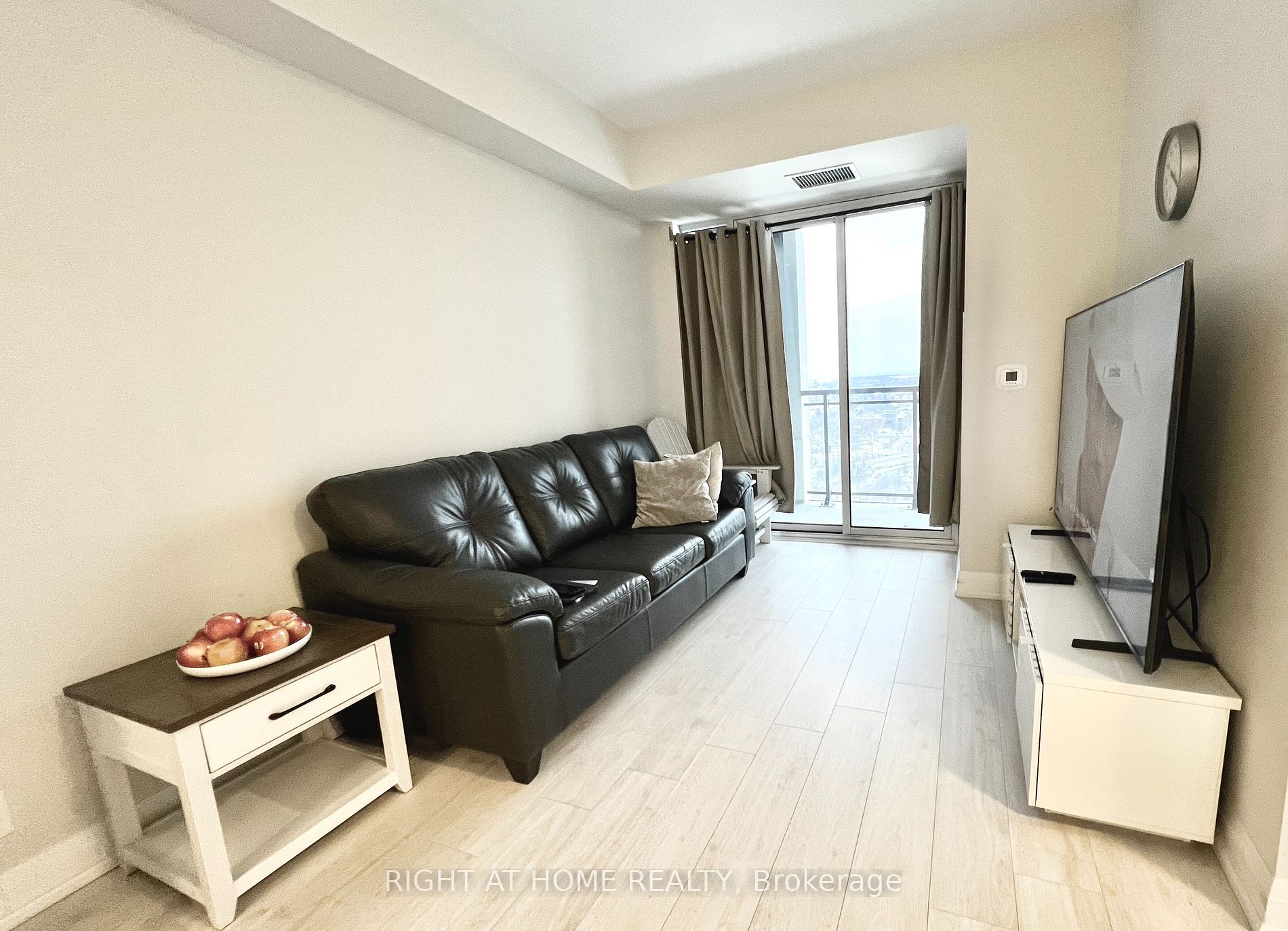 15 Lynch St 1407