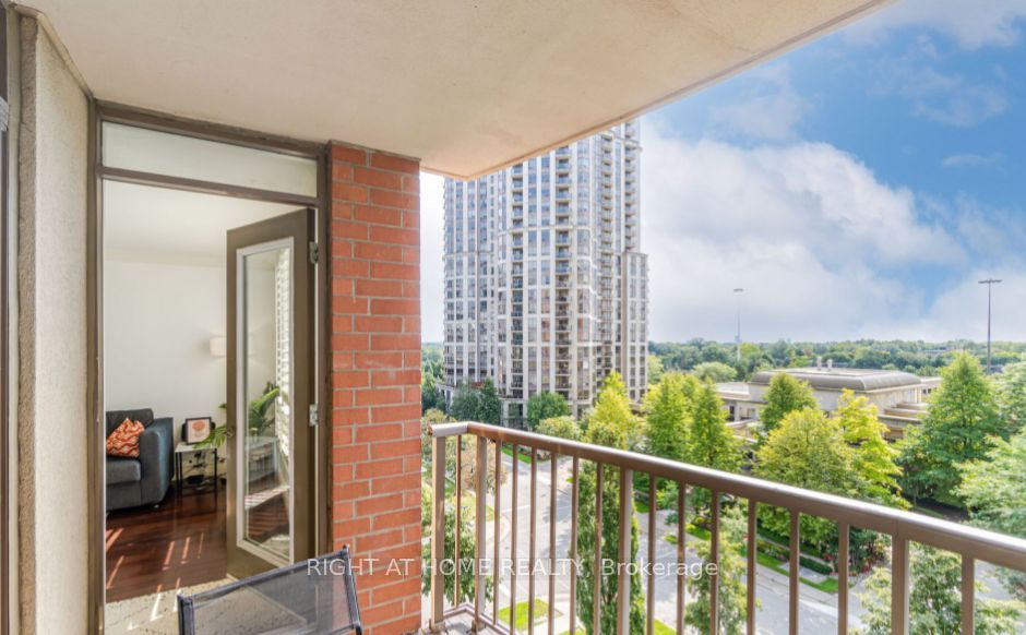 55 Harrison Garden Blvd 703