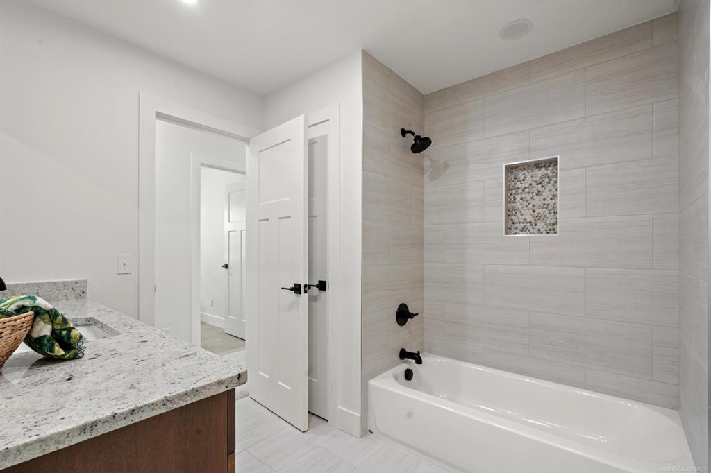 7533 Roberta Lane