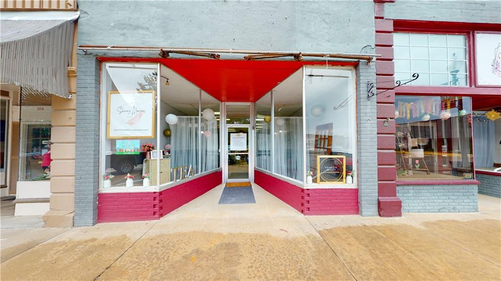 102-104 W 10th Street