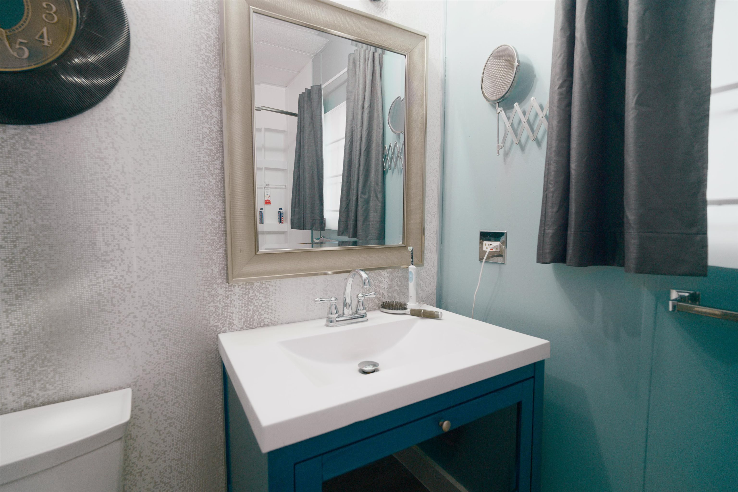 21163 Lougheed Highway 5