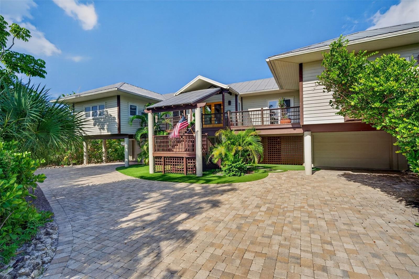 677 Lands End Drive, Longboat Key, FL