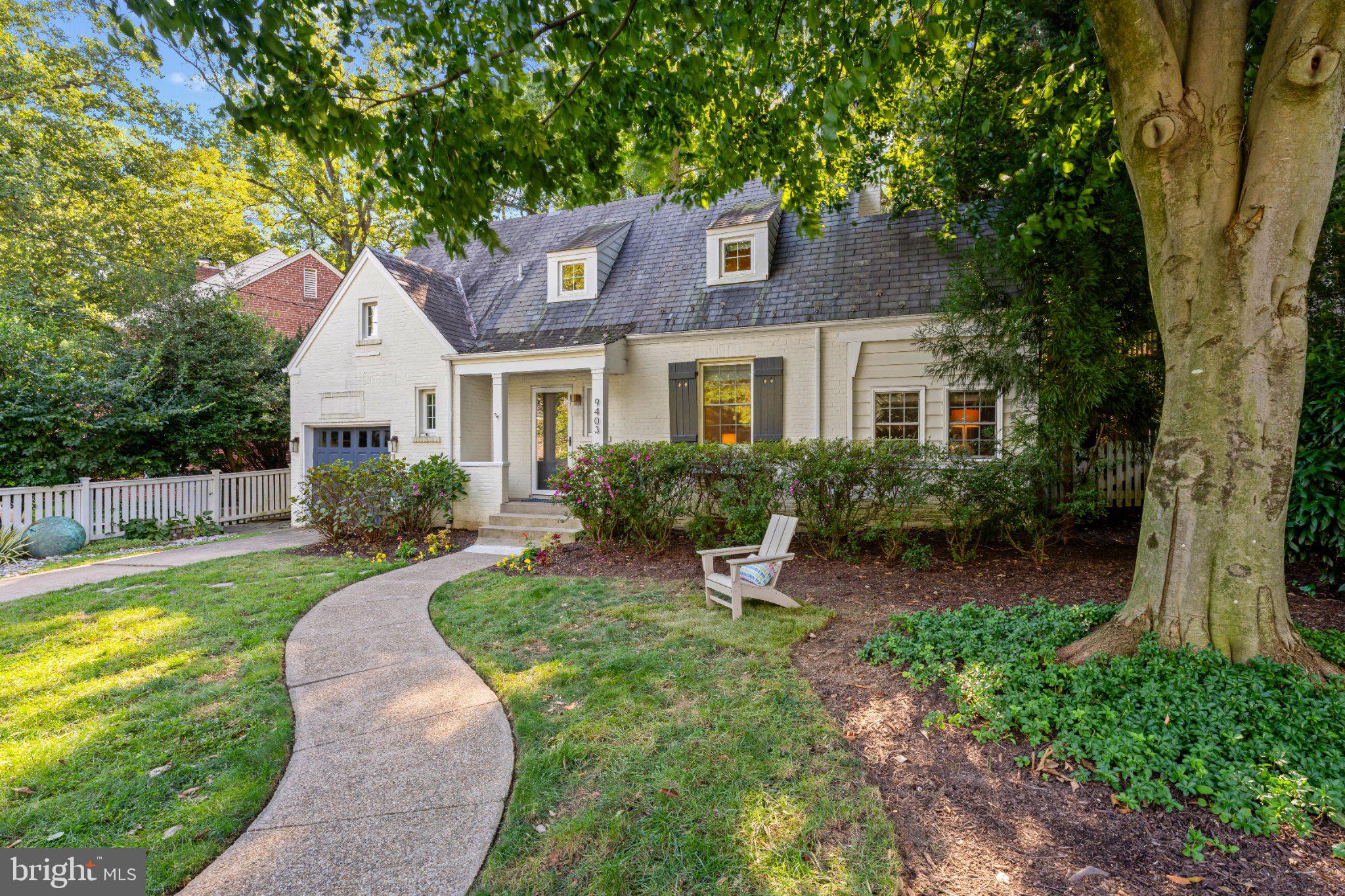 9403 Columbia Boulevard