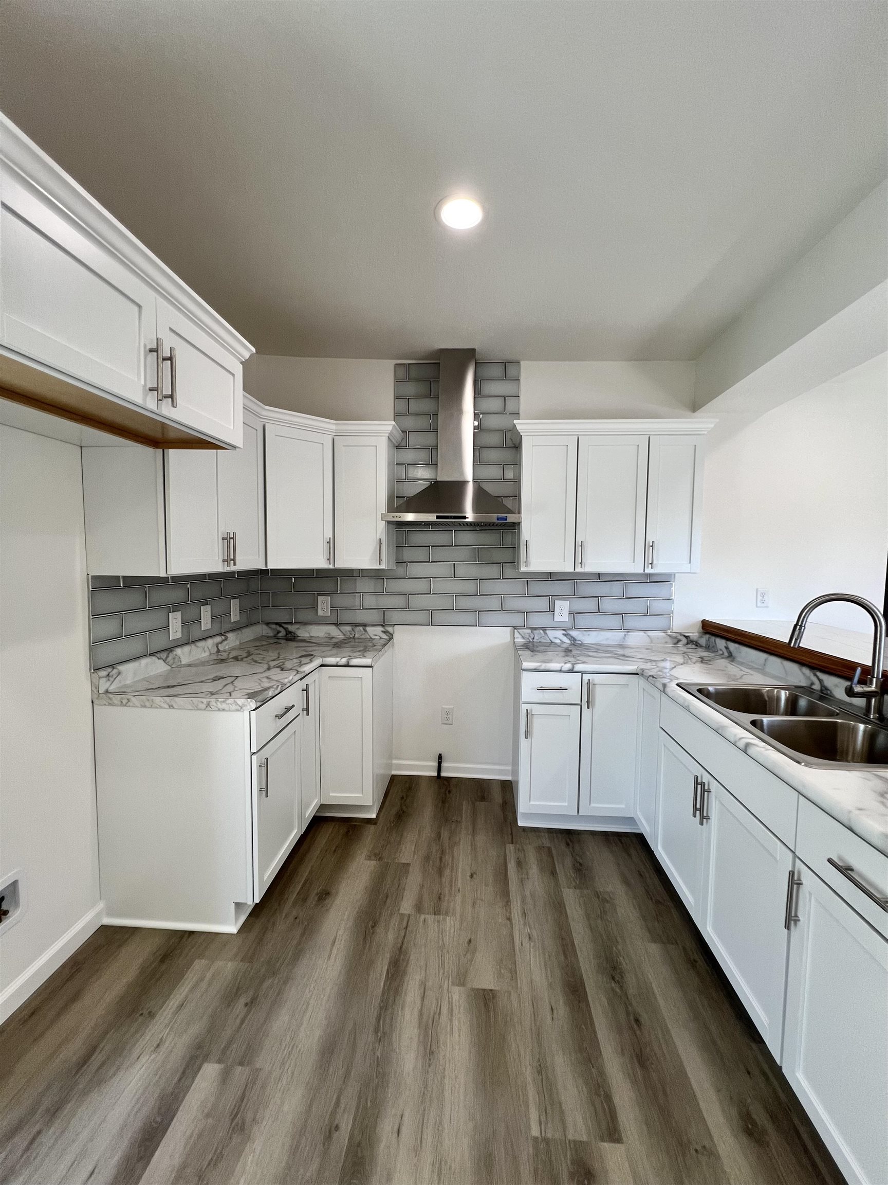 829 S Summit