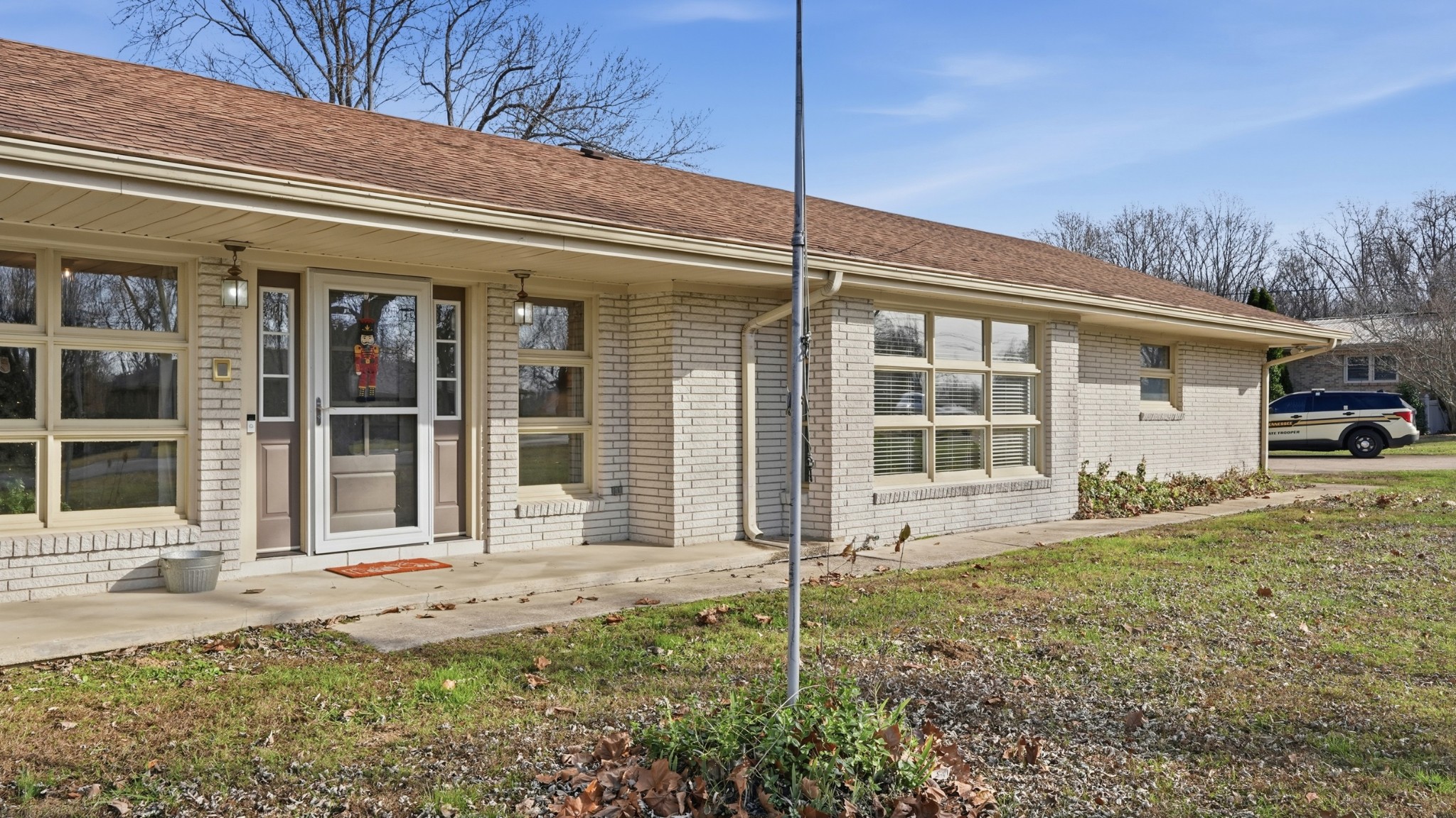 8 Hilltop Rd — sold