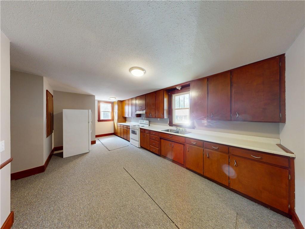 329 W Hunter Street