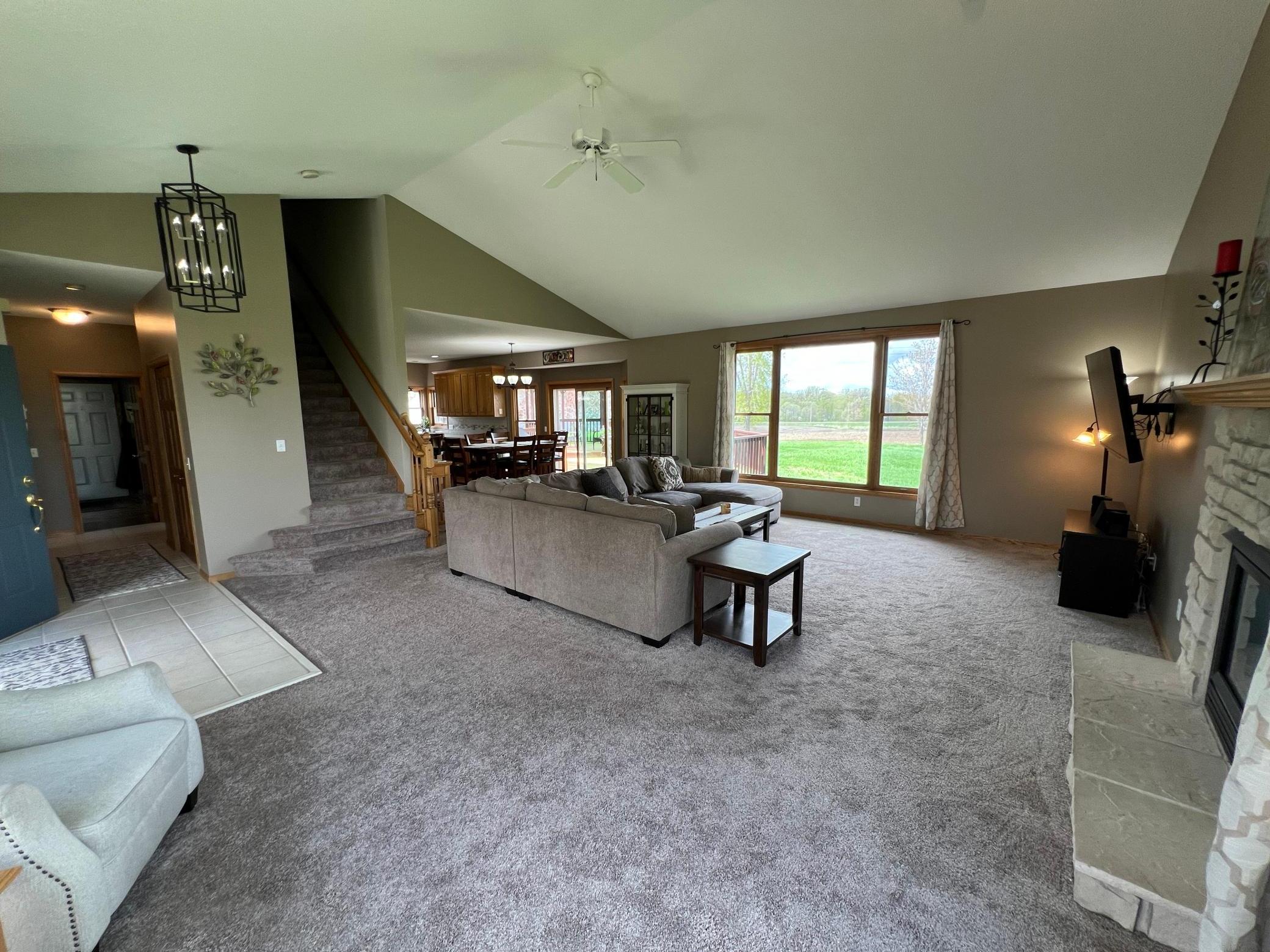 21060 Sunnyhill Lane