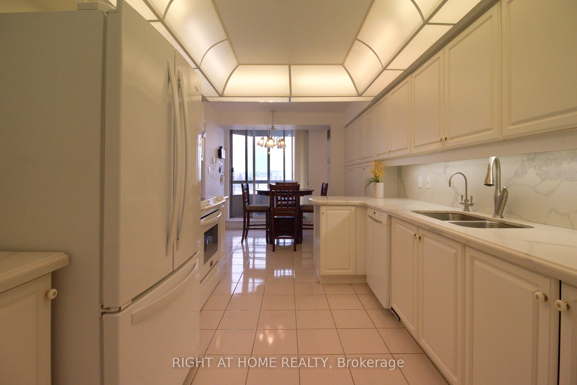 610 Bullock Dr 415