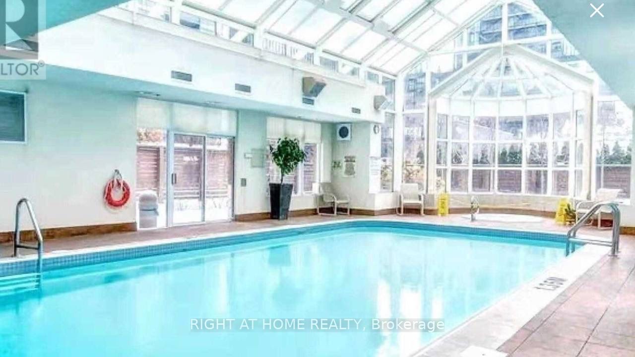 28 Ted Rogers Way 2907