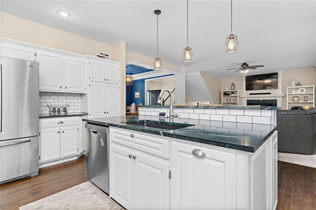 9407 W 124th Terrace