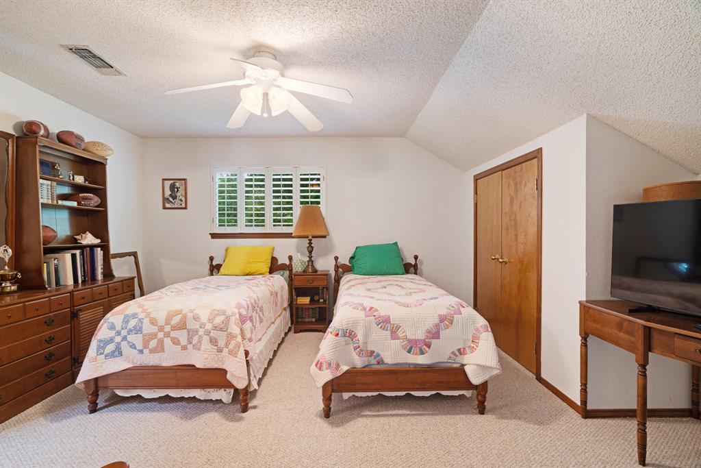 4110 Lakeshore Drive