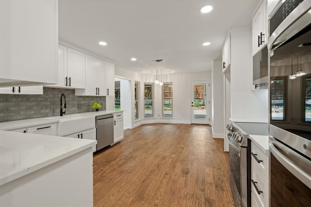 2011 Riverforest Drive