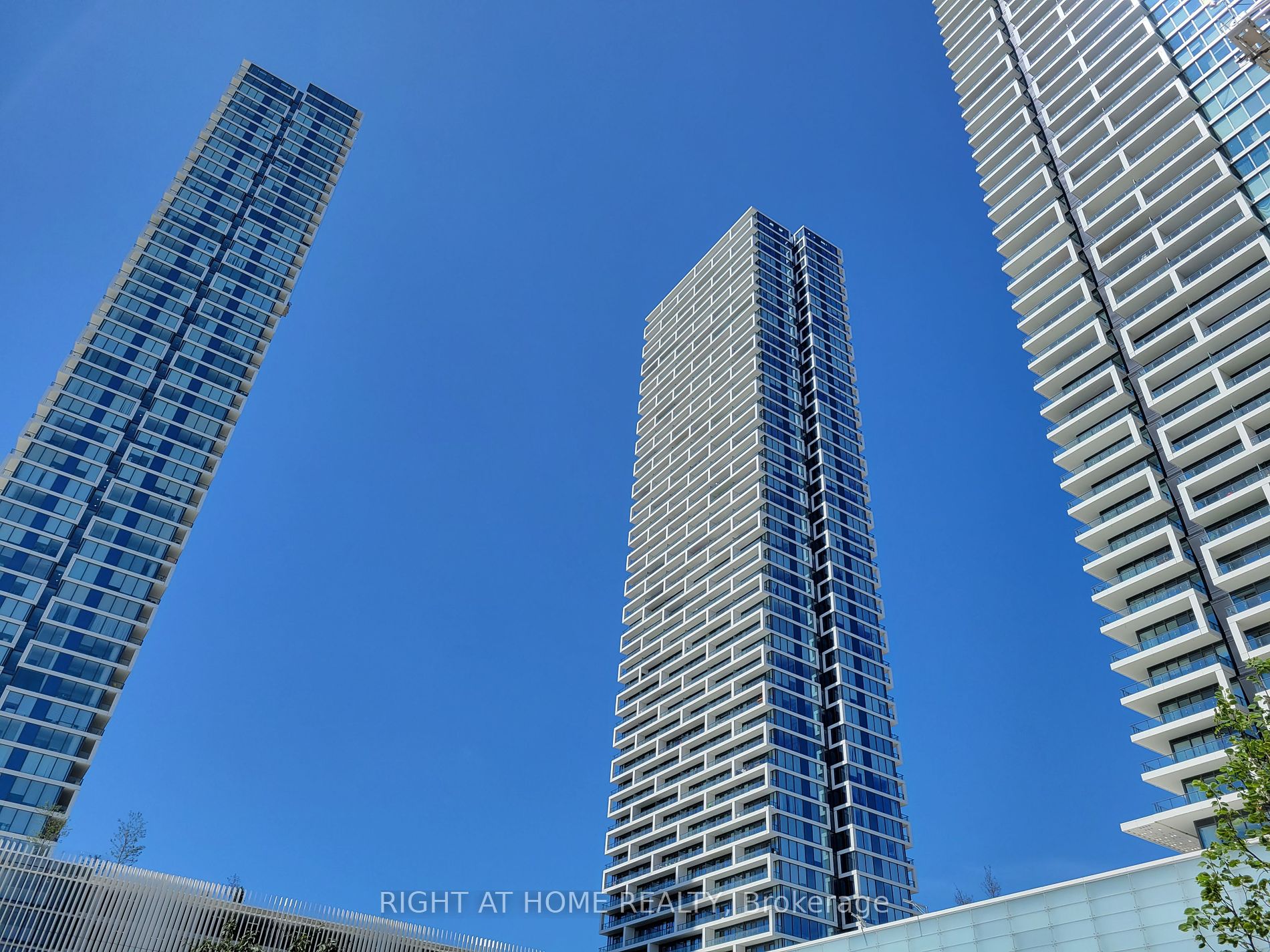 950 Portage Pkwy 6107