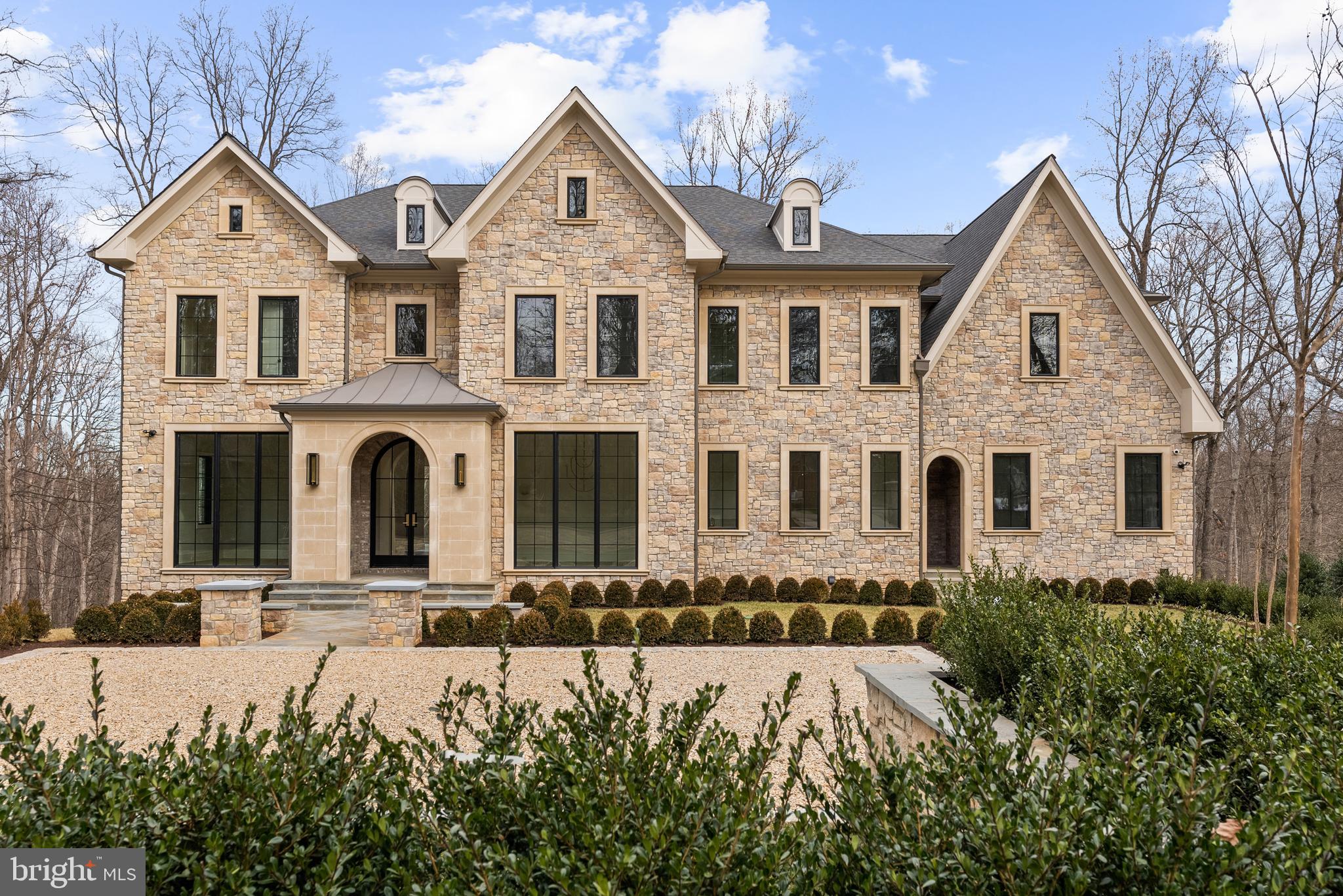 8634 Overlook Road, Mclean, VA 22102
